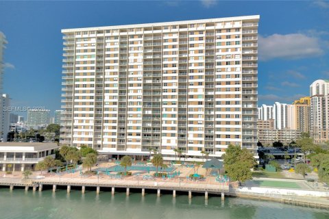 Copropriété à vendre à Sunny Isles Beach, Floride: 3 chambres, 145.86 m2 № 2011564 - photo 3