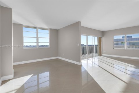 Copropriété à vendre à Sunny Isles Beach, Floride: 3 chambres, 145.86 m2 № 2011564 - photo 15
