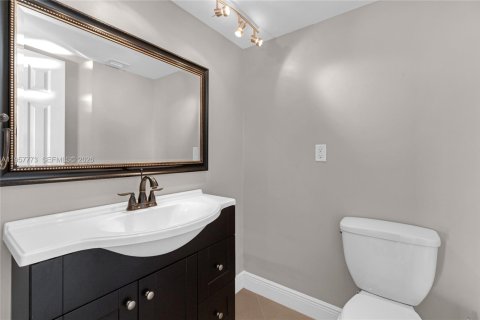 Copropriété à vendre à Sunny Isles Beach, Floride: 3 chambres, 145.86 m2 № 2011564 - photo 27