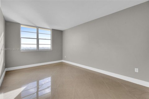 Copropriété à vendre à Sunny Isles Beach, Floride: 3 chambres, 145.86 m2 № 2011564 - photo 21