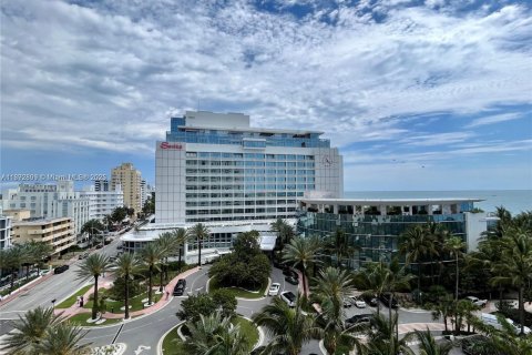 Copropriété à vendre à Miami Beach, Floride: 55.74 m2 № 1950337 - photo 2