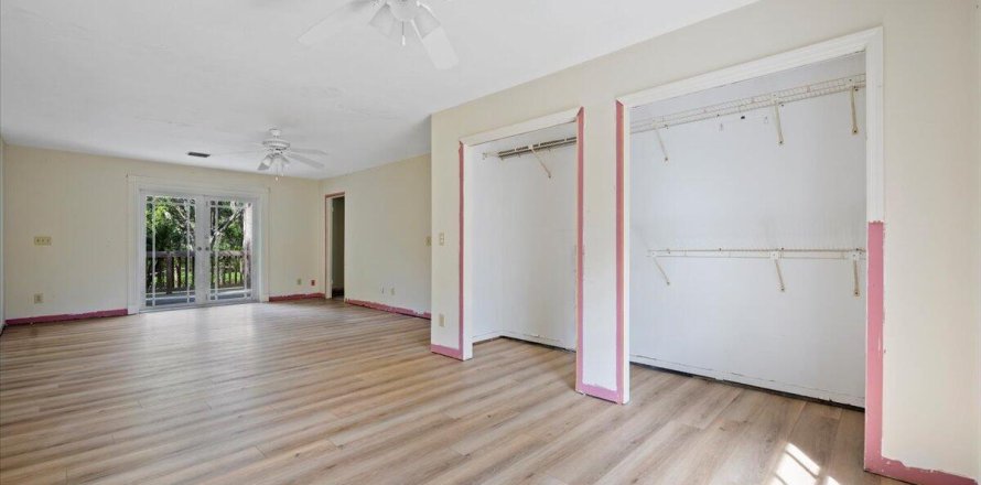 Commercial property in Jupiter, Florida 258.64 sq.m. № 1026777