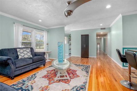 House in South Daytona, Florida 3 bedrooms, 214.05 sq.m. № 1716848 - photo 7