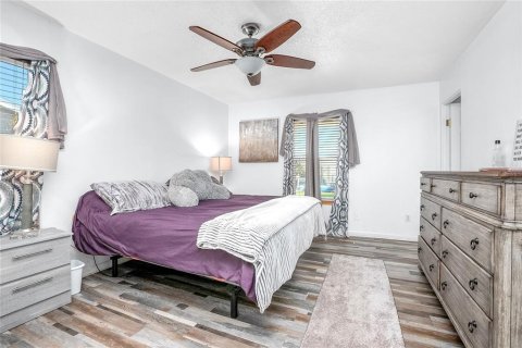House in South Daytona, Florida 3 bedrooms, 214.05 sq.m. № 1716848 - photo 21