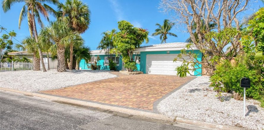 Casa en Saint Pete Beach, Florida 3 dormitorios, 190.36 m2 № 1906782