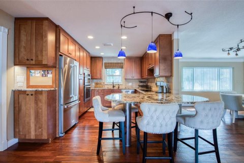 House in Saint Pete Beach, Florida 3 bedrooms, 190.36 sq.m. № 1906782 - photo 11