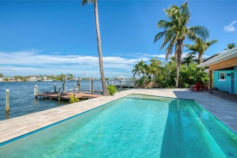 House in Saint Pete Beach, Florida 3 bedrooms, 190.36 sq.m. № 1906782 - photo 29