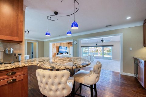 House in Saint Pete Beach, Florida 3 bedrooms, 190.36 sq.m. № 1906782 - photo 17