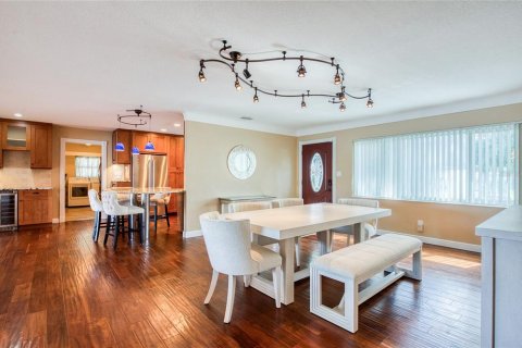 House in Saint Pete Beach, Florida 3 bedrooms, 190.36 sq.m. № 1906782 - photo 8