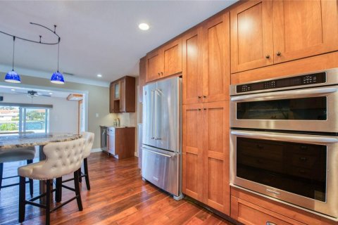 House in Saint Pete Beach, Florida 3 bedrooms, 190.36 sq.m. № 1906782 - photo 16