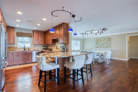 House in Saint Pete Beach, Florida 3 bedrooms, 190.36 sq.m. № 1906782 - photo 12