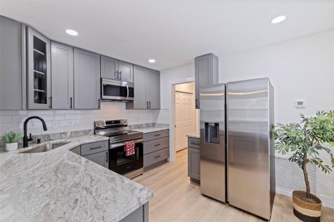 Купить виллу или дом в Сент-Питерсберг, Флорида 3 комнаты, 77.11м2, № 1905875 - фото 9