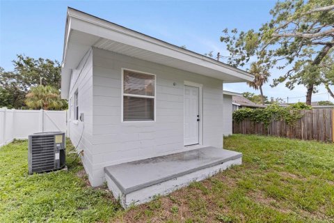 Купить виллу или дом в Сент-Питерсберг, Флорида 3 комнаты, 77.11м2, № 1905875 - фото 21