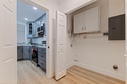 Купить виллу или дом в Сент-Питерсберг, Флорида 3 комнаты, 77.11м2, № 1905875 - фото 13