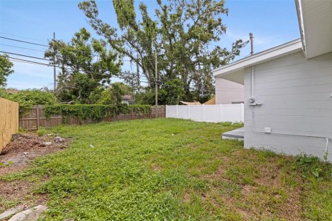 Купить виллу или дом в Сент-Питерсберг, Флорида 3 комнаты, 77.11м2, № 1905875 - фото 25