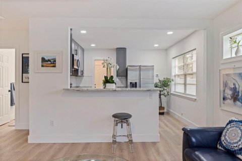 Купить виллу или дом в Сент-Питерсберг, Флорида 3 комнаты, 77.11м2, № 1905875 - фото 8