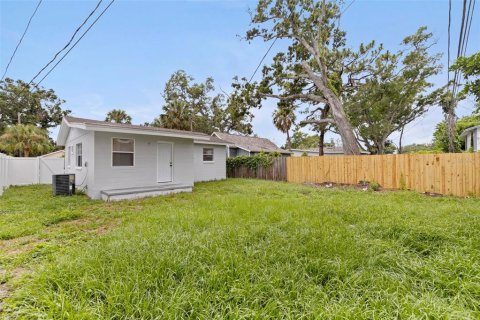 Купить виллу или дом в Сент-Питерсберг, Флорида 3 комнаты, 77.11м2, № 1905875 - фото 22