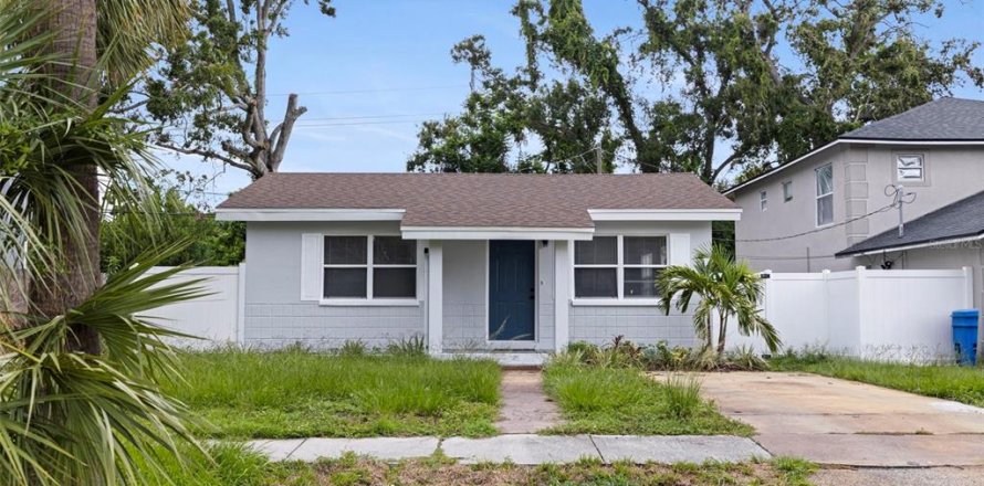 Дом в Сент-Питерсберг, Флорида 3 комнаты, 77.11м2 № 1905875