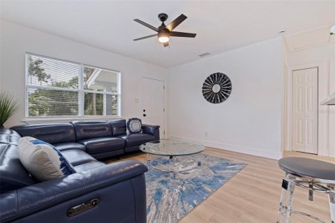 Купить виллу или дом в Сент-Питерсберг, Флорида 3 комнаты, 77.11м2, № 1905875 - фото 7