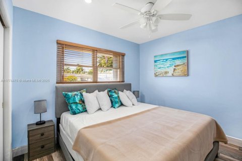 House in Fort Lauderdale, Florida 4 bedrooms, 196.58 sq.m. № 1610592 - photo 25