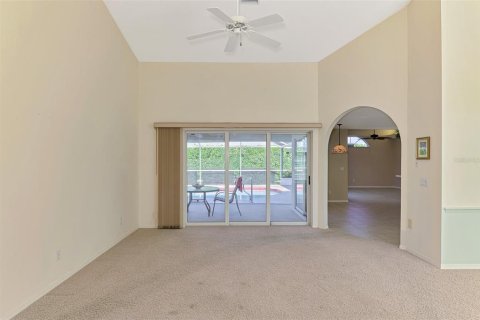 House in Venice, Florida 3 bedrooms, 190.36 sq.m. № 1870902 - photo 8