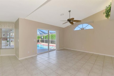 House in Venice, Florida 3 bedrooms, 190.36 sq.m. № 1870902 - photo 21