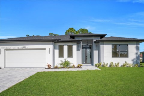 Villa ou maison à vendre à North Port, Floride: 4 chambres, 223.06 m2 № 2072379 - photo 2