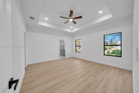 Villa ou maison à vendre à North Port, Floride: 4 chambres, 223.06 m2 № 2072379 - photo 14