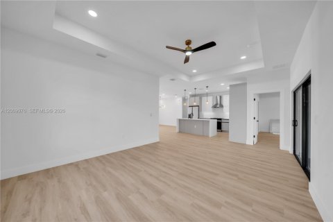 Villa ou maison à vendre à North Port, Floride: 4 chambres, 223.06 m2 № 2072379 - photo 13