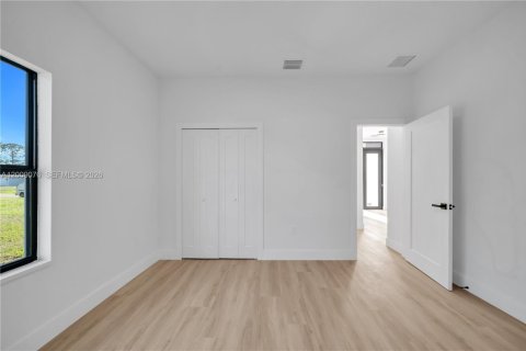 Villa ou maison à vendre à North Port, Floride: 4 chambres, 223.06 m2 № 2072379 - photo 18