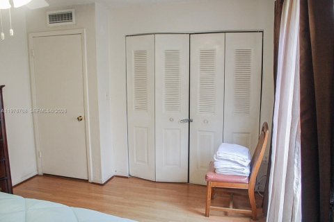 Купить кондоминиум в Майами, Флорида 2 спальни, 88.72м2, № 2040577 - фото 15