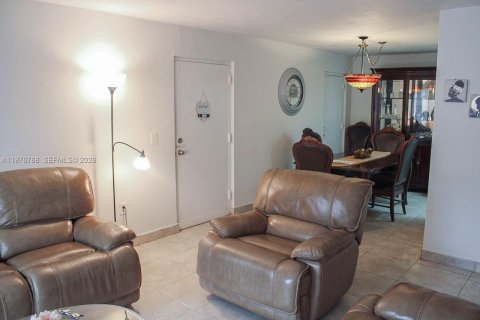 Купить кондоминиум в Майами, Флорида 2 спальни, 88.72м2, № 2040577 - фото 5