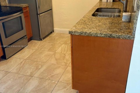 House in Miramar, Florida 4 bedrooms, 182.27 sq.m. № 1889146 - photo 4