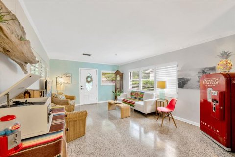 House in Tampa, Florida 3 bedrooms, 121.24 sq.m. № 1811028 - photo 8