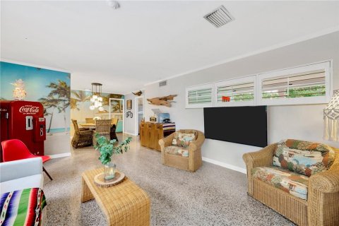 House in Tampa, Florida 3 bedrooms, 121.24 sq.m. № 1811028 - photo 10
