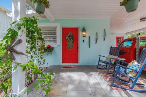 House in Tampa, Florida 3 bedrooms, 121.24 sq.m. № 1811028 - photo 7