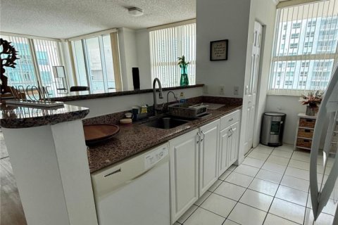 Copropriété à vendre à Miami, Floride: 3 chambres, 136.57 m2 № 2066371 - photo 5