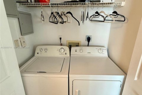 Copropriété à vendre à Miami, Floride: 3 chambres, 136.57 m2 № 2066371 - photo 18