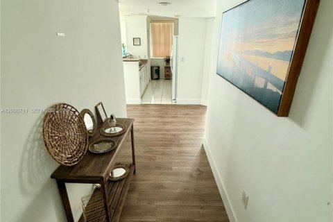 Copropriété à vendre à Miami, Floride: 3 chambres, 136.57 m2 № 2066371 - photo 2