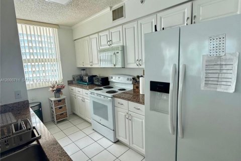 Copropriété à vendre à Miami, Floride: 3 chambres, 136.57 m2 № 2066371 - photo 4
