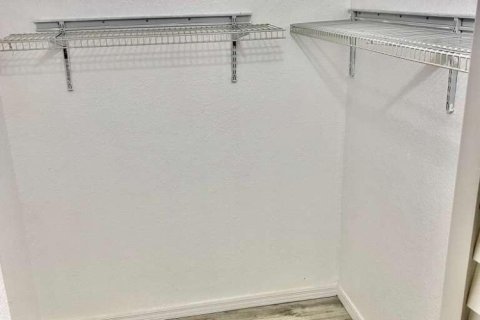 Villa ou maison à louer à Miami, Floride: 4 chambres, 154.22 m2 № 2263963 - photo 12
