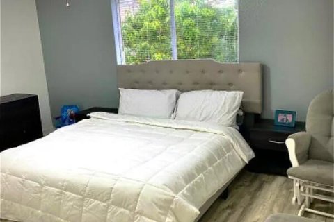 Villa ou maison à louer à Miami, Floride: 4 chambres, 154.22 m2 № 2263963 - photo 10