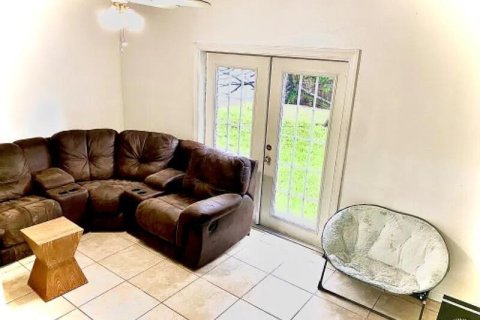 Villa ou maison à louer à Miami, Floride: 4 chambres, 154.22 m2 № 2263963 - photo 7