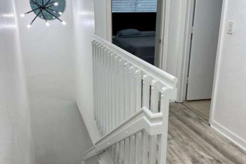 Villa ou maison à louer à Miami, Floride: 4 chambres, 154.22 m2 № 2263963 - photo 8