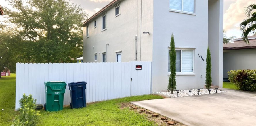 Villa ou maison à Miami, Floride 4 chambres, 154.22 m2 № 2263963