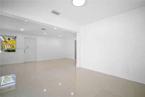 Купить виллу или дом в Мирамар, Флорида 4 спальни, 139.63м2, № 1995272 - фото 11