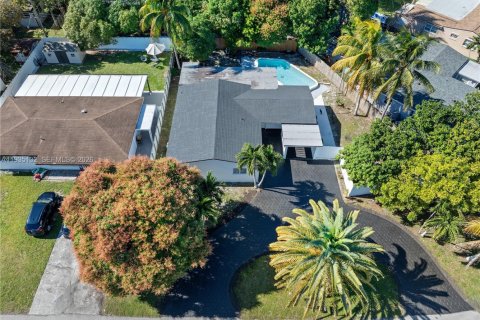 Купить виллу или дом в Мирамар, Флорида 4 спальни, 139.63м2, № 1995272 - фото 2