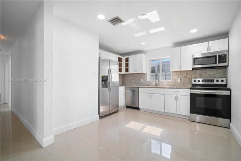 Купить виллу или дом в Мирамар, Флорида 4 спальни, 139.63м2, № 1995272 - фото 16