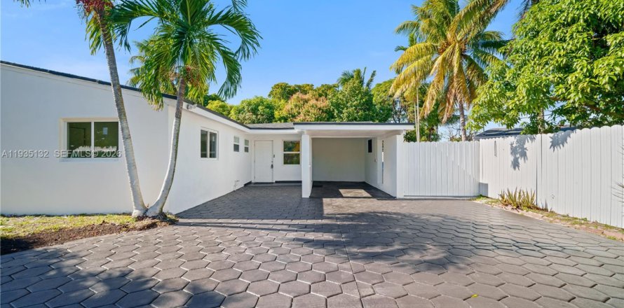 Дом в Мирамар, Флорида 4 спальни, 139.63м2 № 1995272