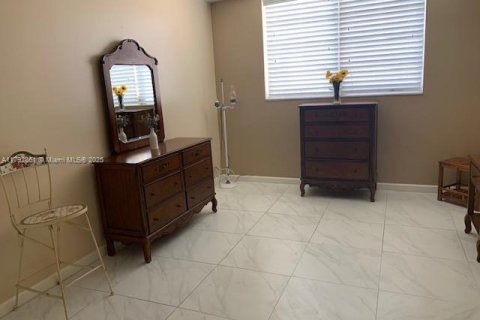 Condo in Tamarac, Florida, 1 bedroom  № 1699598 - photo 13